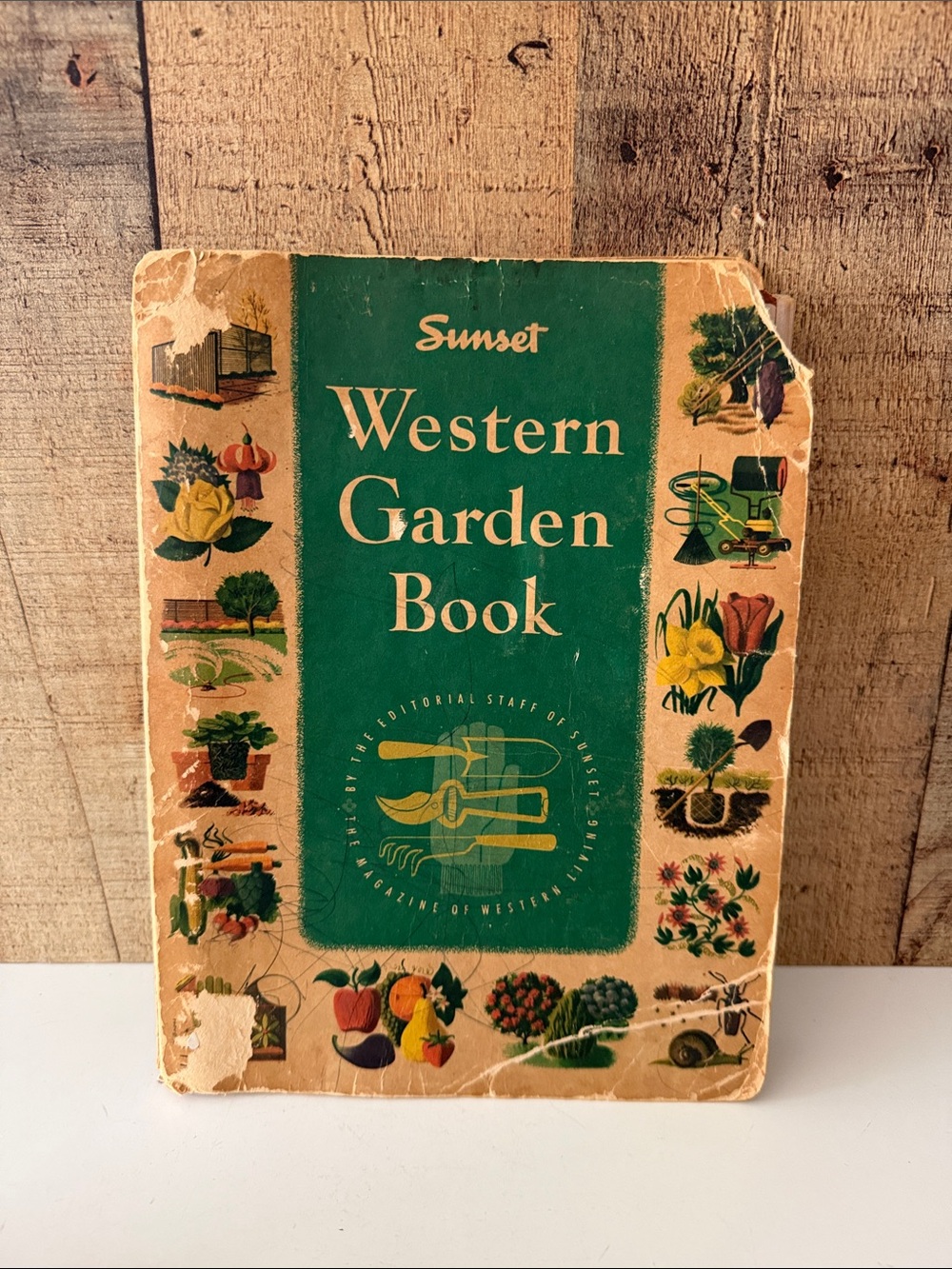 Vintage Sunset Western Garden Book - Green & Tan Vintage Cover